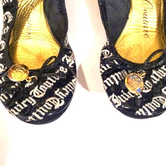 Juicy Couture Black & White Scrunched Ballet Flats. Size: 9M. - Picture 2 of 8